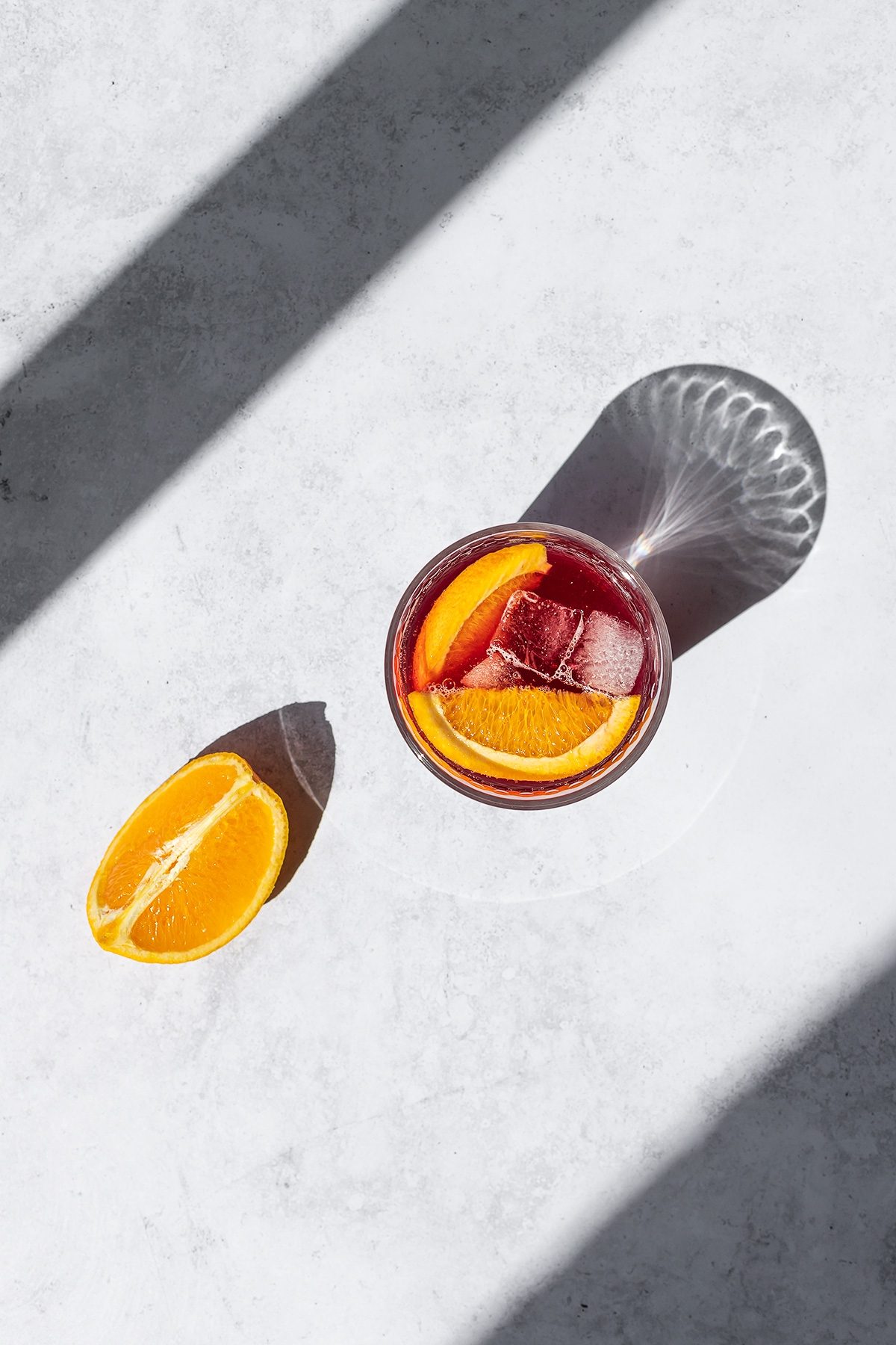 tinto y naranja