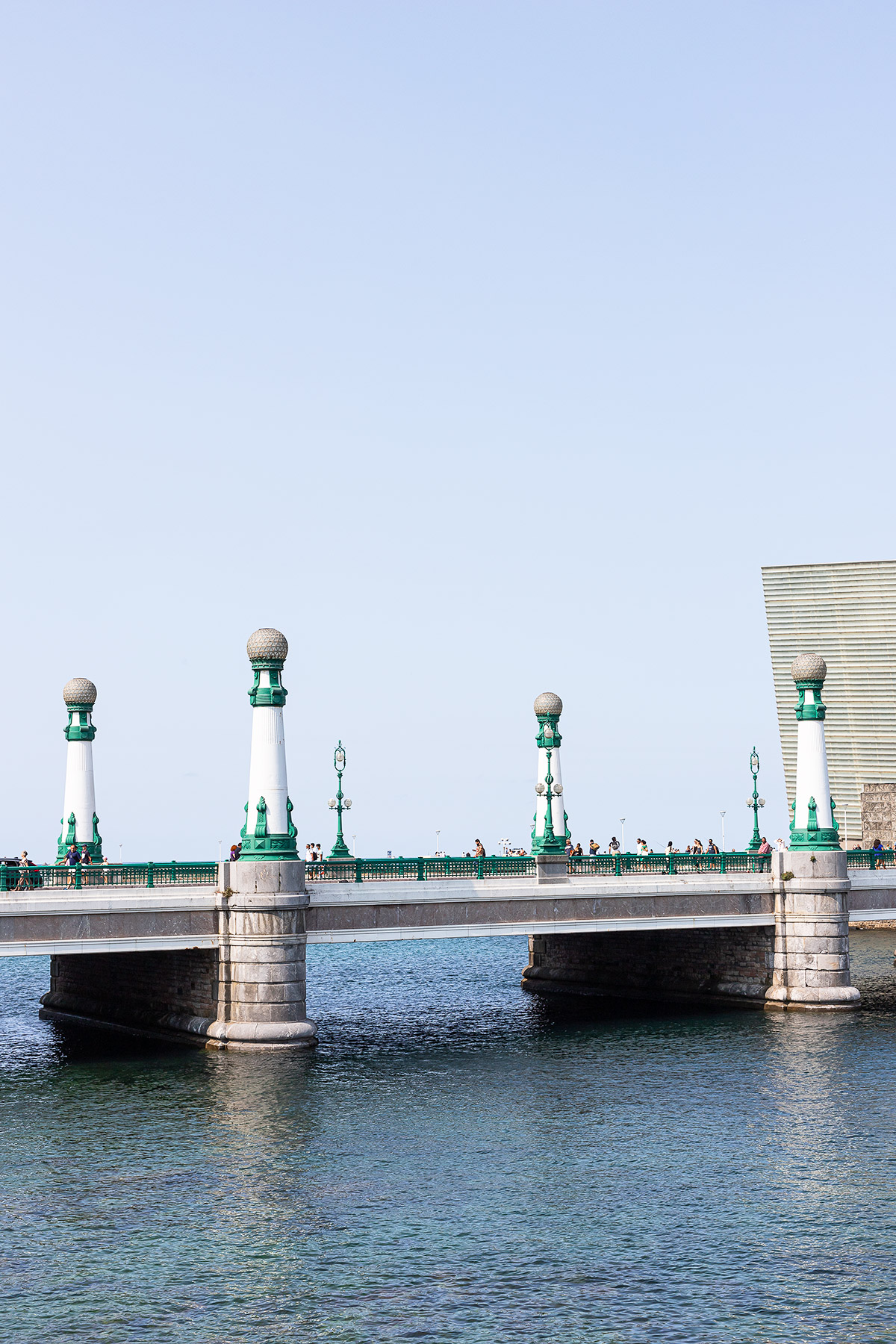 Puente-de-la-Zurriola-San-Sebastian