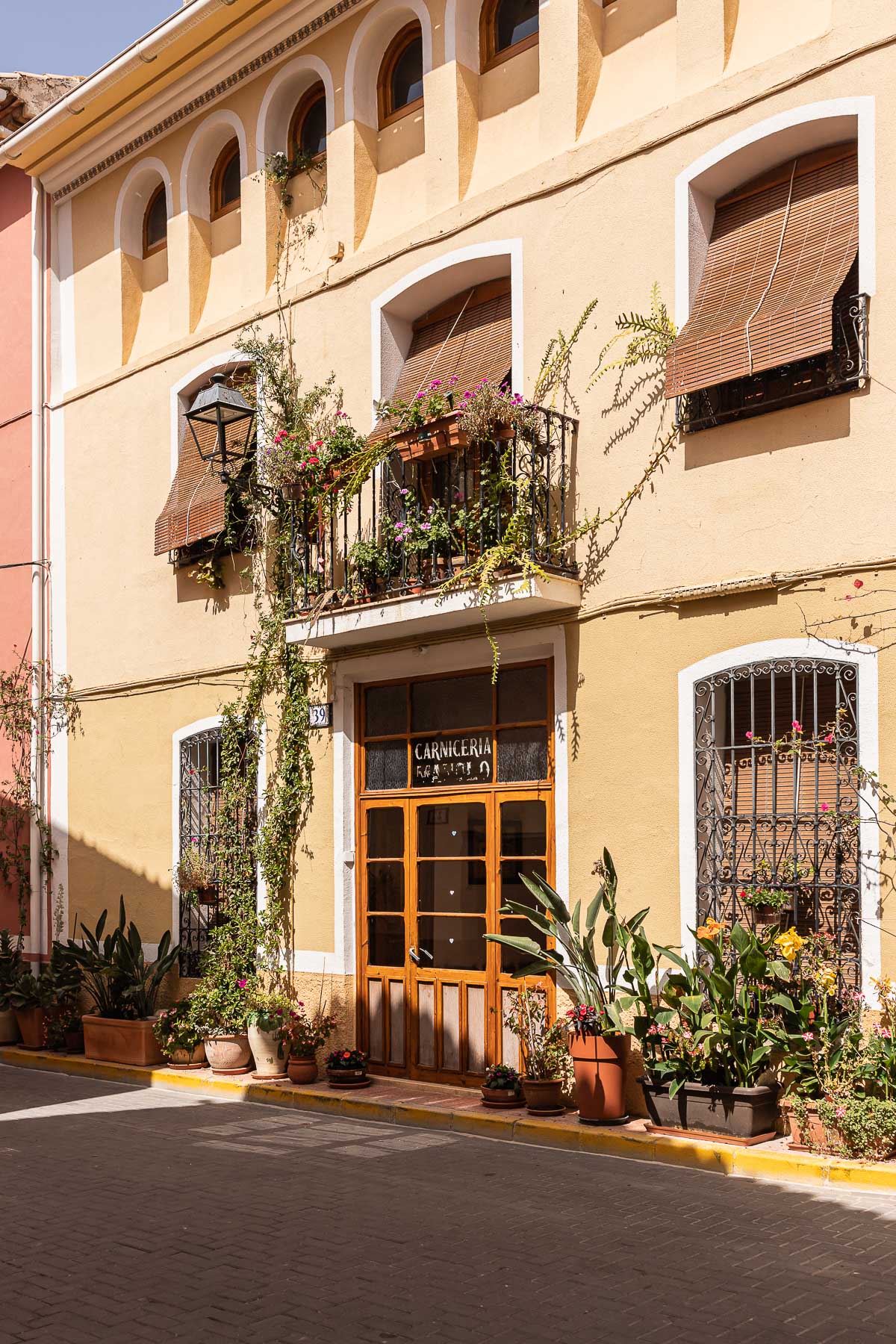 Carniceria antigua en Orcheta Alicante